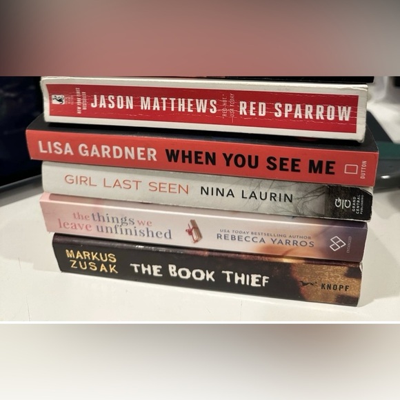 Book bundle - Picture 1 of 1